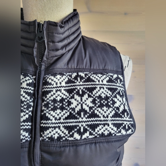 Old Navy Puffer Vest Nordic Knit Accent EUC Size Small - Picture 2 of 7